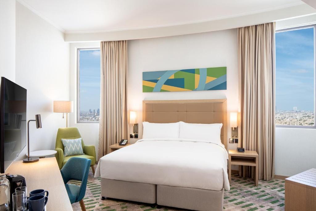 Holiday Inn & Suites - Dubai Science Park by IHG — 3