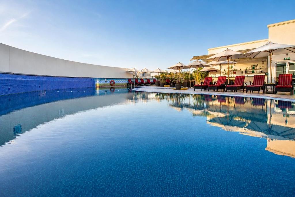 Sunday Hotel Holiday International Dubai — 1