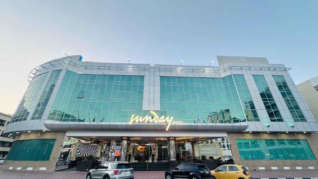 Sunday Hotel Holiday International Dubai — 3