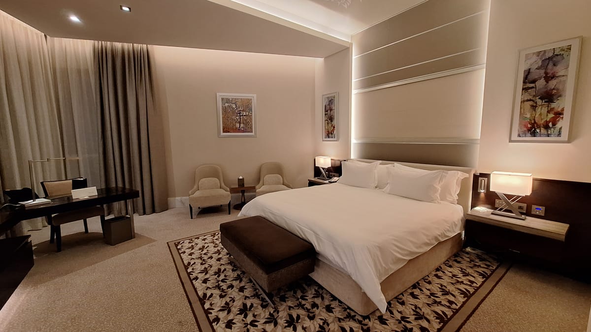 Renaissance Business Bay Hotel, Dubai — 1