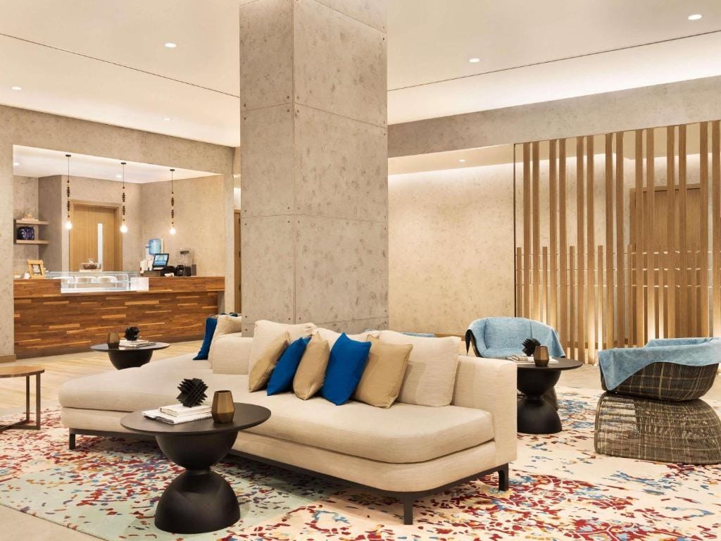 Mercure Dubai Gold District — 3