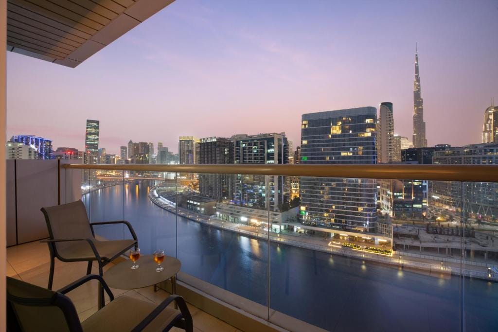 Royal Continental Suites Business Bay - Deluxe Apartments — 5