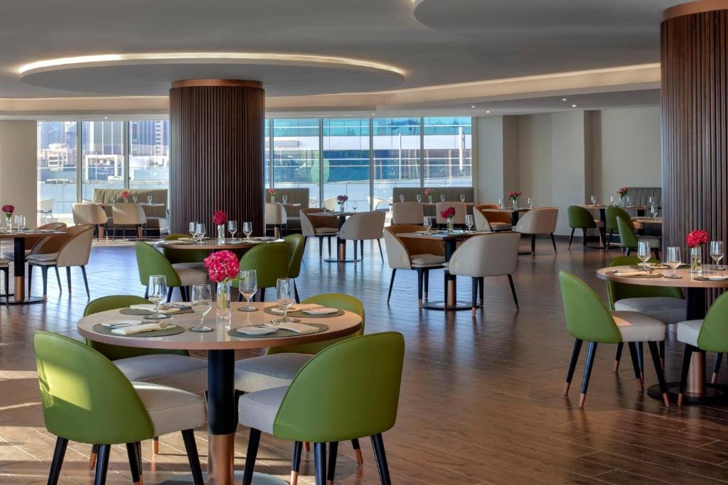 Avani Plus Palm View Dubai Hotel & Suites — 3
