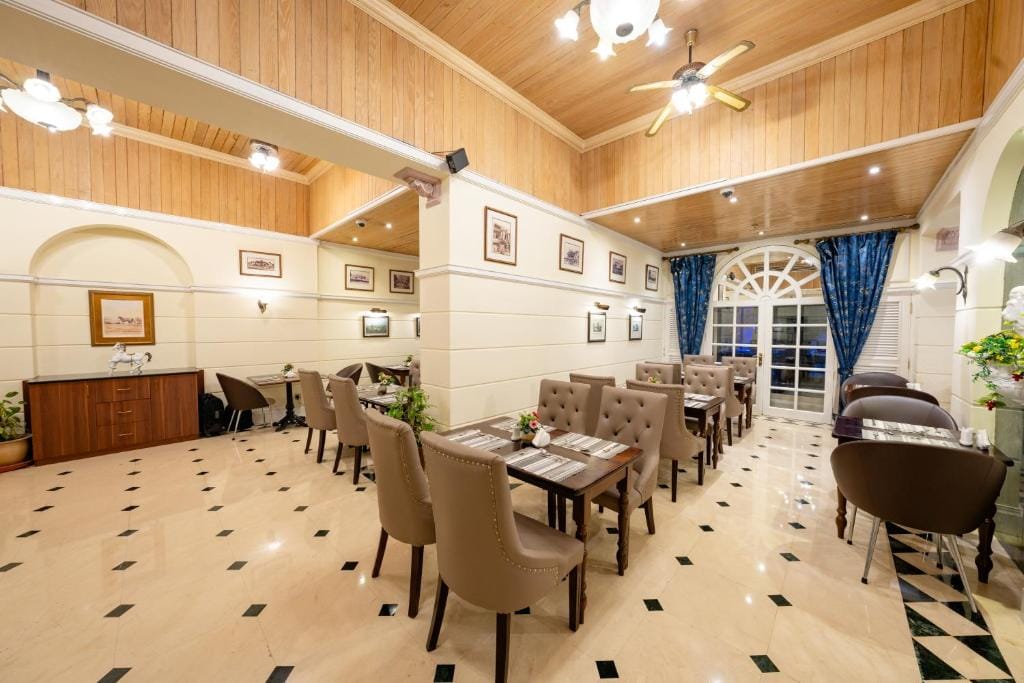 Luxe Avenue Hotel — 5
