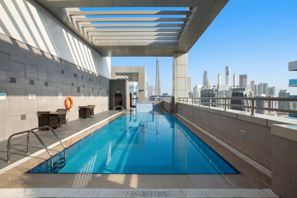 Royal Continental Suites Business Bay - Deluxe Apartments — 3