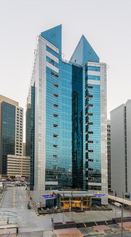 Golden Tulip Media Hotel — 1