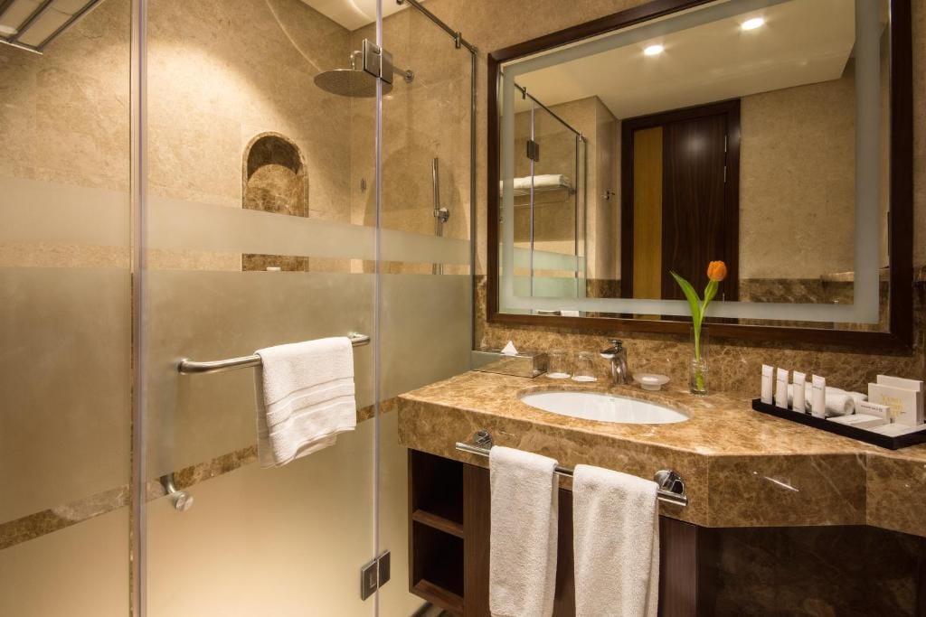 Golden Tulip Media Hotel — 3