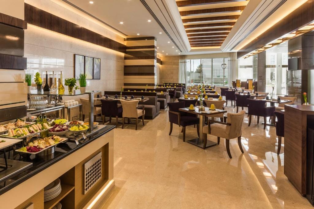 Golden Tulip Media Hotel — 5