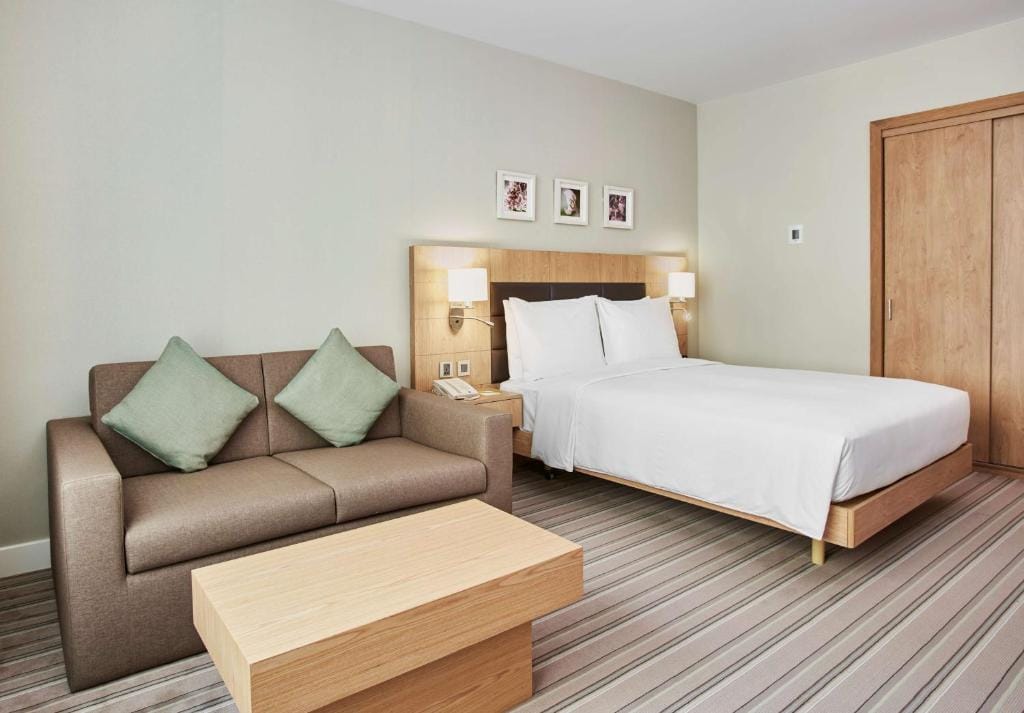Hilton Garden Inn Dubai, Mall Avenue — 2
