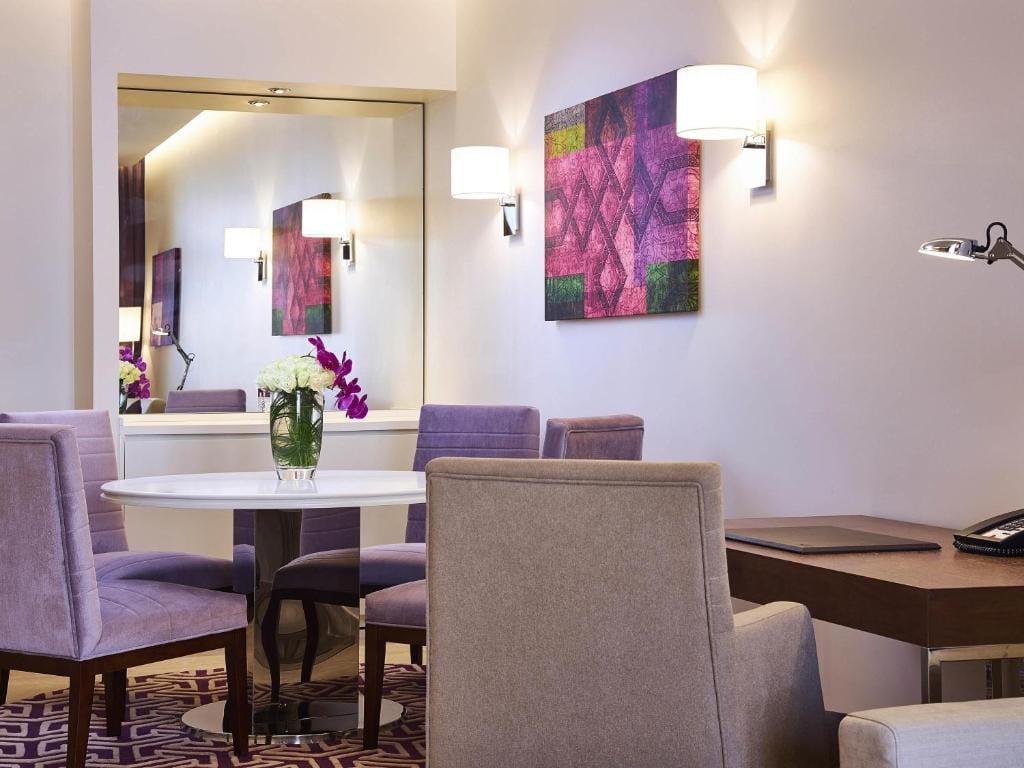 Mercure Dubai Barsha Heights Hotel Suites And Apartments — 3