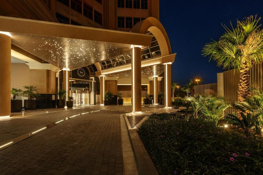 Sheraton Mall of the Emirates Hotel, Dubai — 1