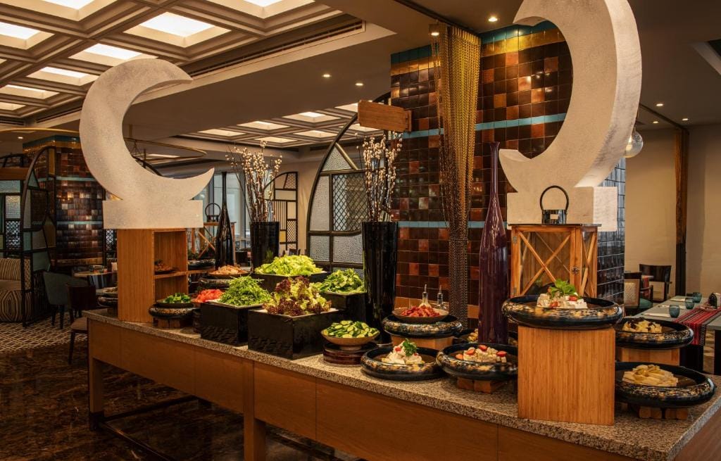 Sheraton Mall of the Emirates Hotel, Dubai — 2