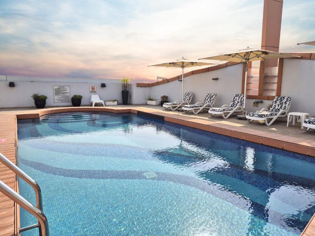 Signature Hotel Al Barsha — 1