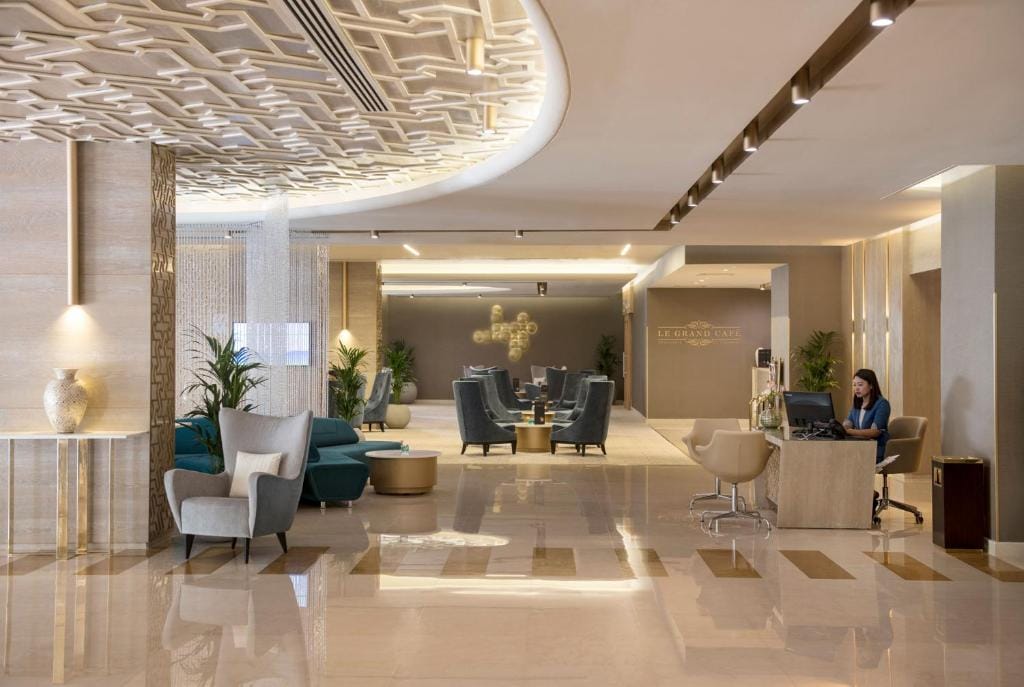 Two Seasons Hotel & Apartments — 4