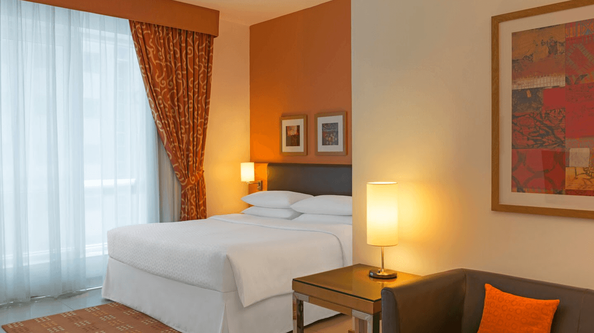 Four Points by Sheraton Bur Dubai — 4
