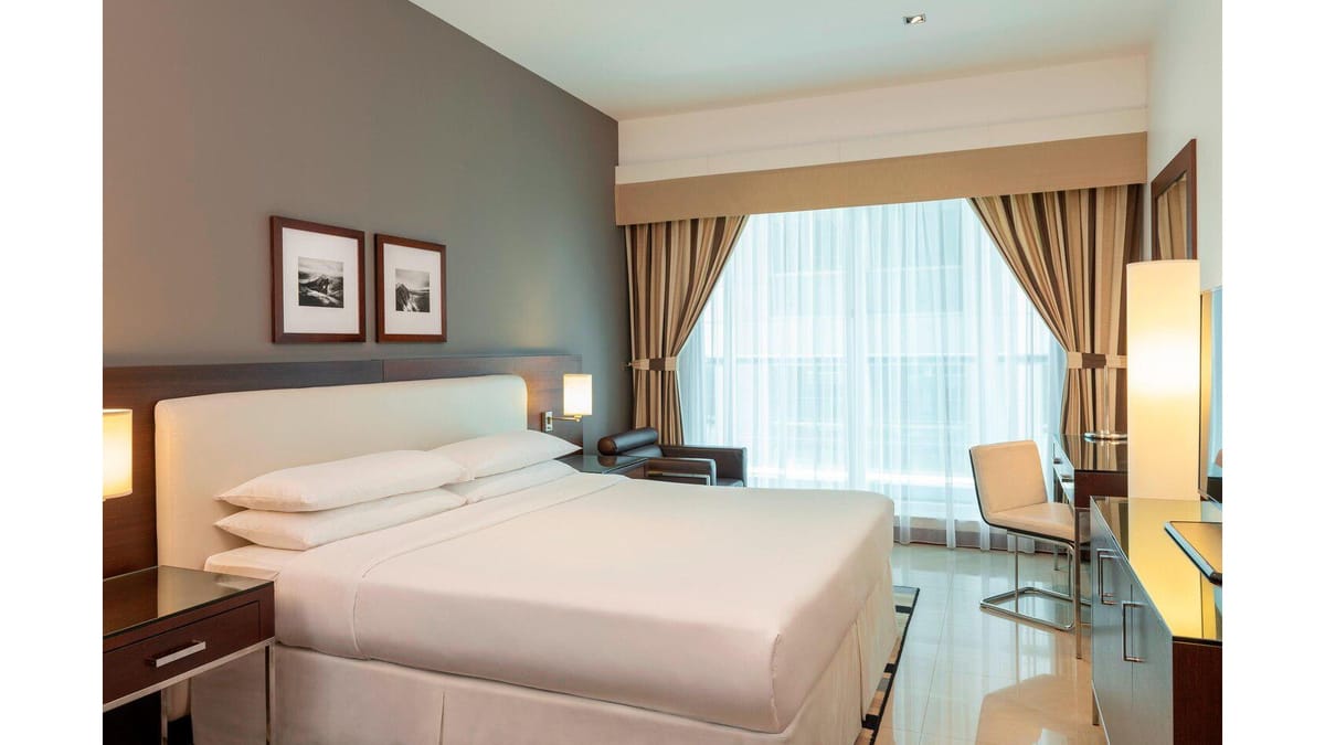 Four Points by Sheraton Sheikh Zayed Road, Dubai — 3