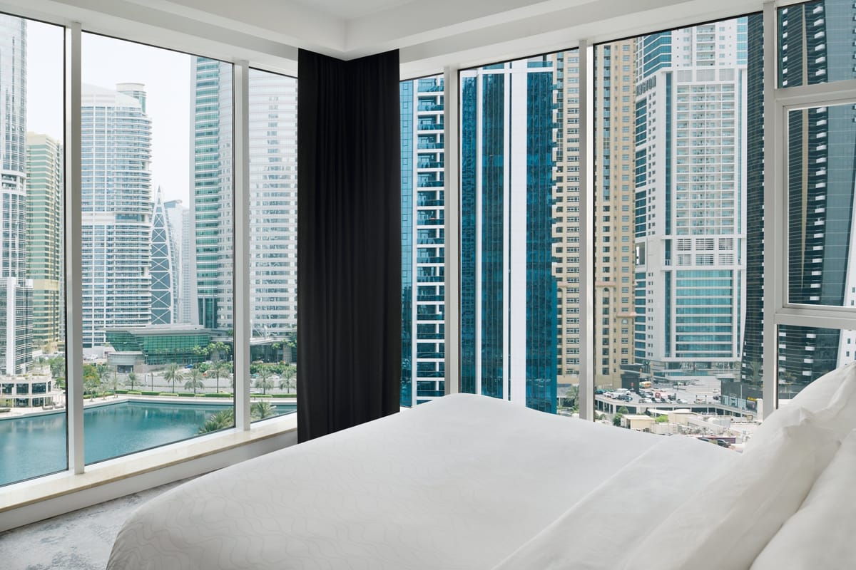 Mövenpick Jumeirah Lakes Towers — 1