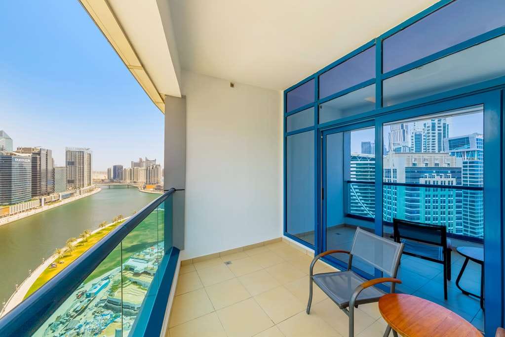Radisson Blu Hotel, Dubai Waterfront — 4