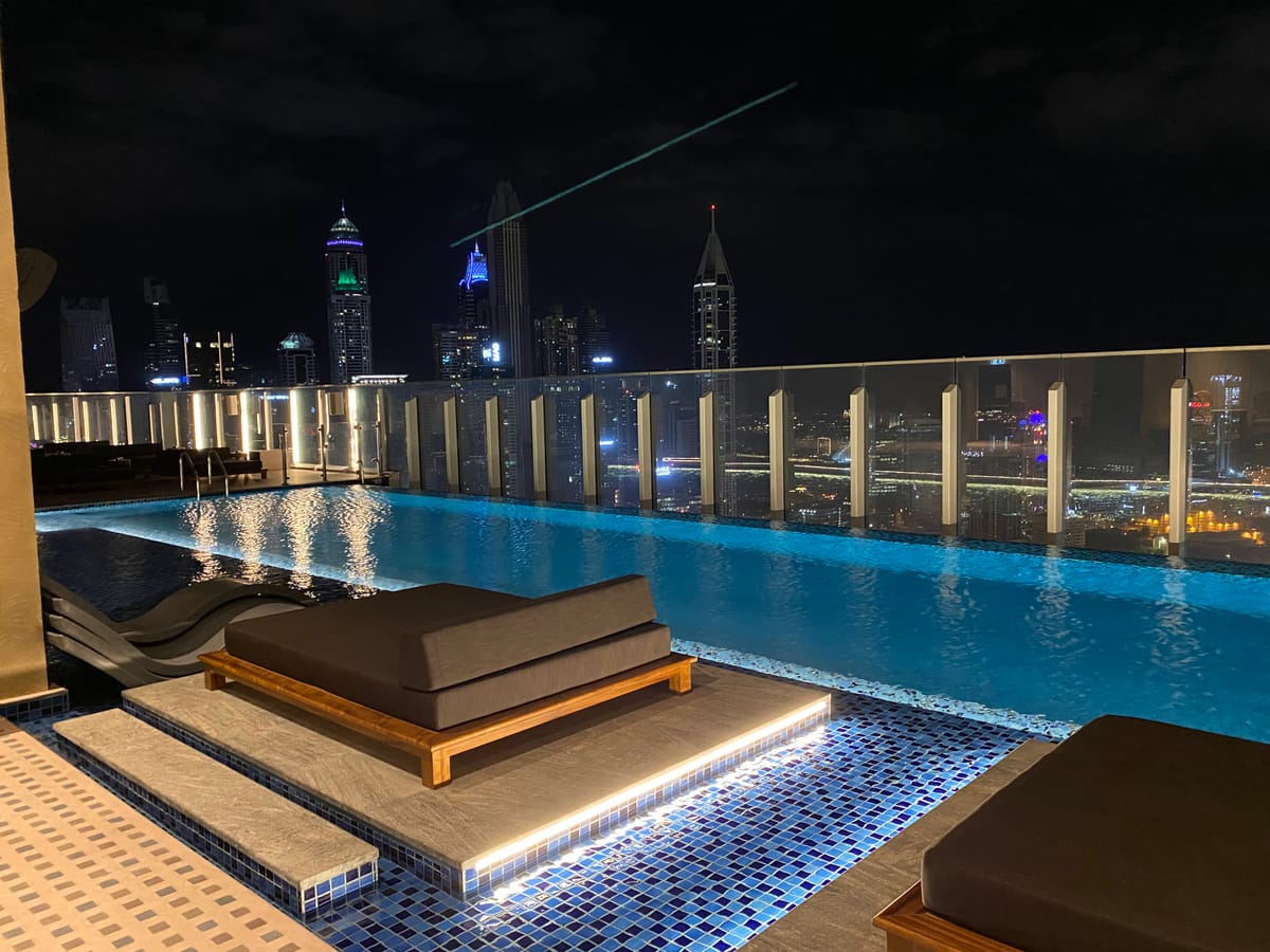 Taj Jumeirah Lakes Towers — 1